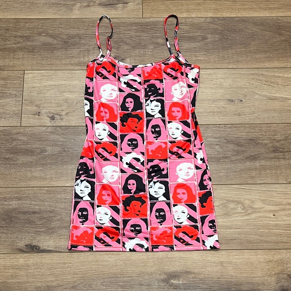 🩷Stylish Pink and Black Graphic Summer Spaghetti Strap Top - Picture 1 of 7